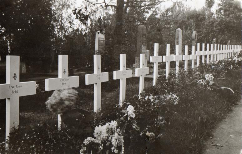 vanhat sankarihaudat